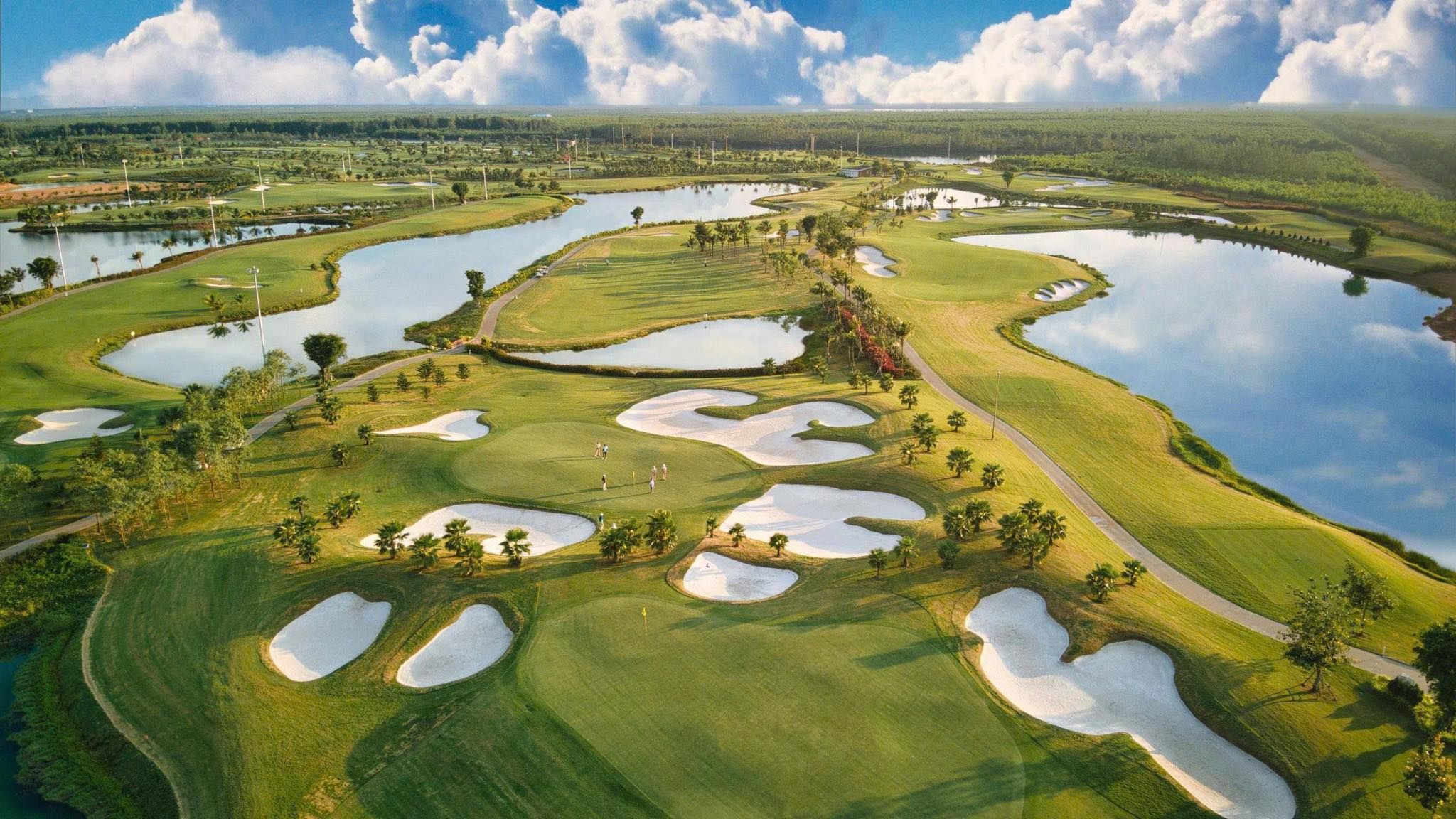 Sân Golf Emerald Country Club